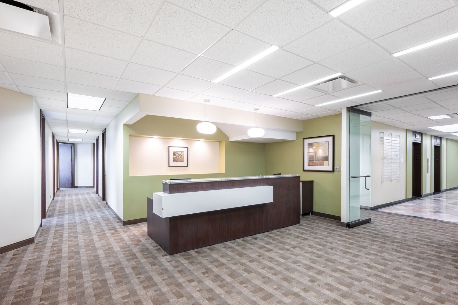 Downtown Milwaukee : 250 E Wisconsin Ave, Milwaukee, WI 53202